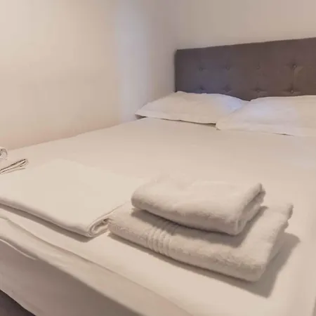 History Apartment *