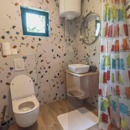 Apartman History